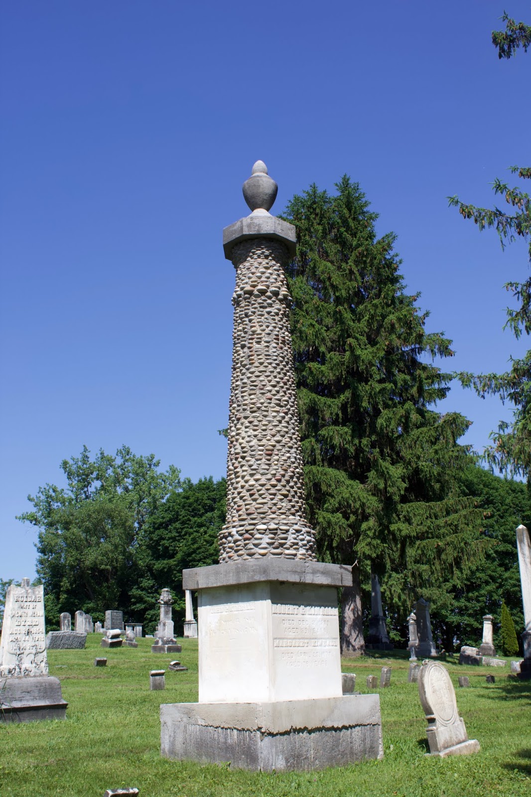 Meredian monument